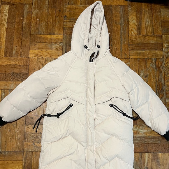 Puffy beige coat - Picture 1 of 2